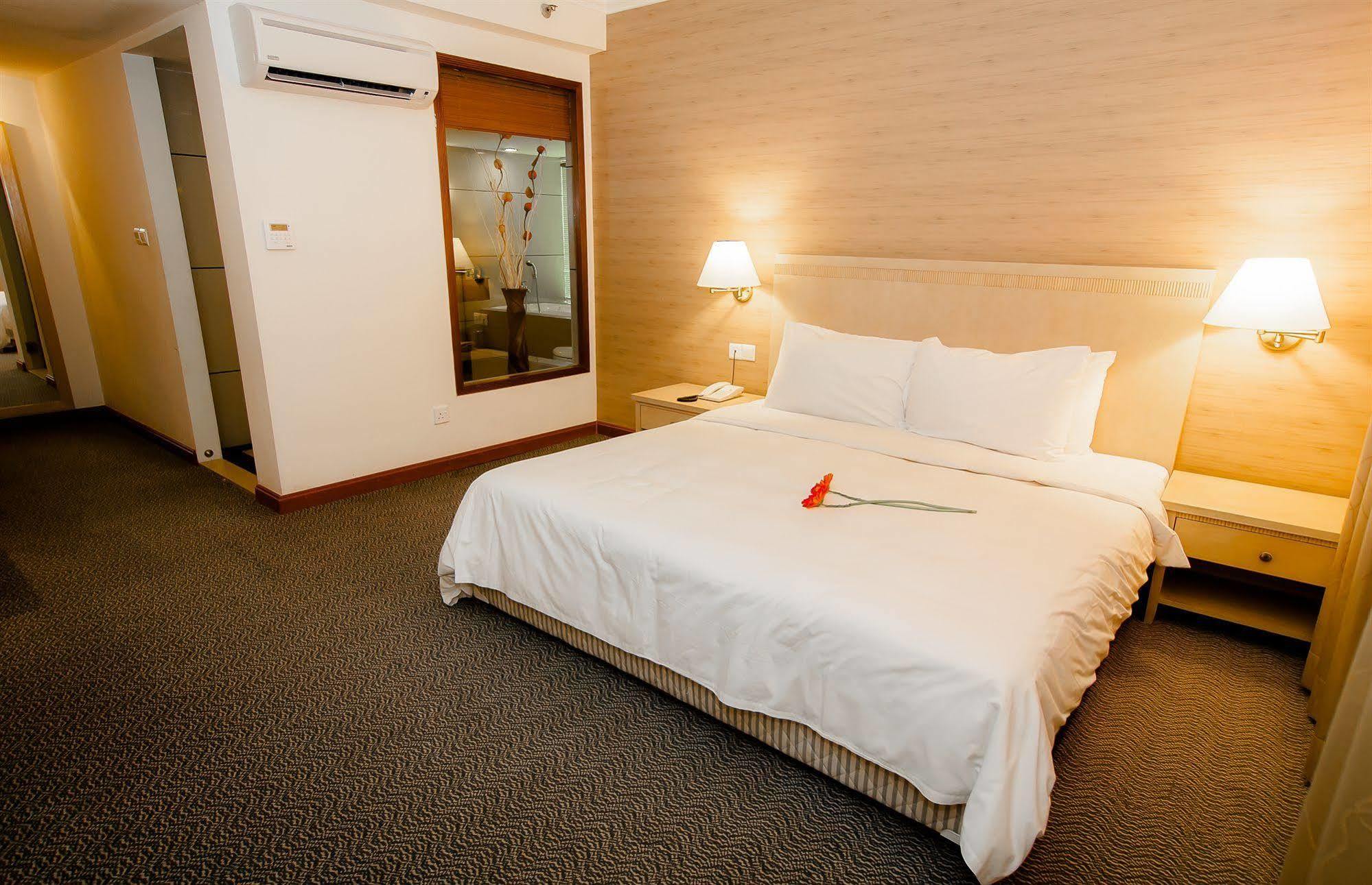The Zon All Suites Residences On The Park Куала-Лумпур Экстерьер фото