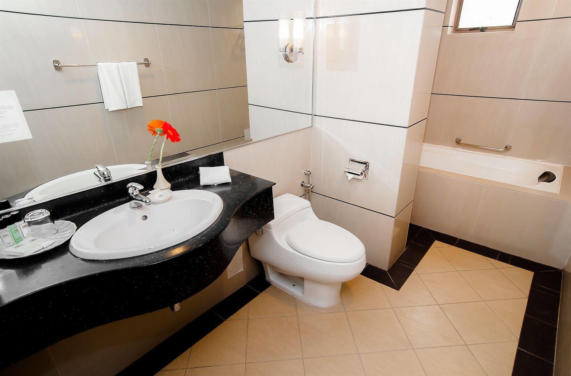 The Zon All Suites Residences On The Park Куала-Лумпур Экстерьер фото